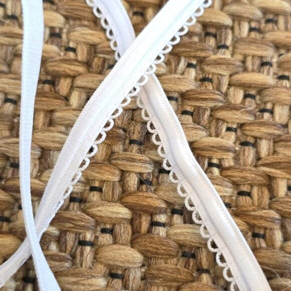 Victoria's Secret White Lace Bra - Picture 15 of 16